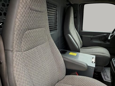 Used 2017 GMC Savana 2500 2500 WORK VAN image 66