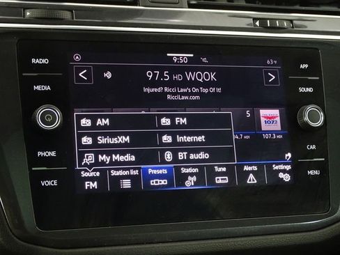 Used 2023 Volkswagen Tiguan SE image 40