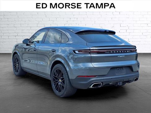 Used 2024 Porsche Cayenne Coupe AWD/4WD image 3