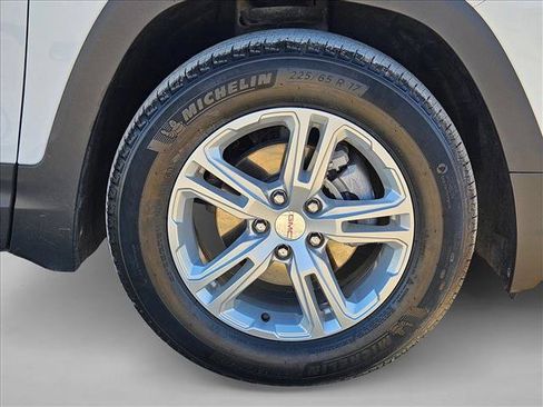 Used 2023 GMC Terrain SLE FWD image 22