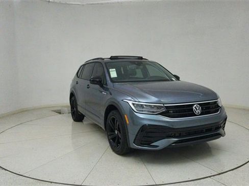Used 2023 Volkswagen Tiguan SE R-Line image 65
