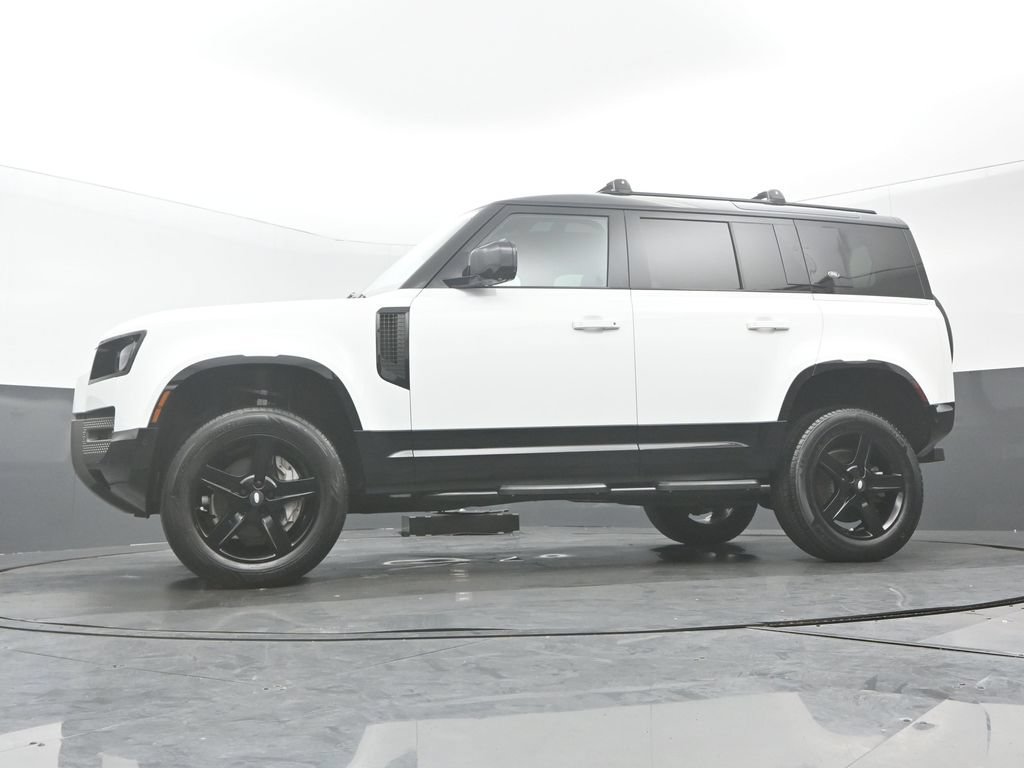 Used 2023 Land Rover Defender 110 X-Dynamic SE AWD/4WD image 31