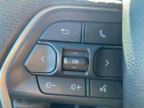 Used 2025 Toyota Tundra Limited AWD/4WD image 21