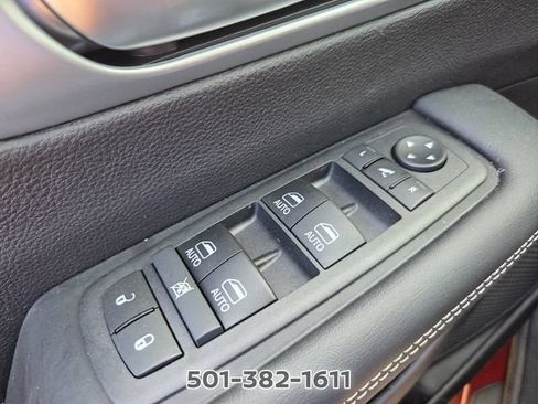 Used 2026 Chrysler Pacifica Limited w/ Uconnect Theater Family Group FWD image 36