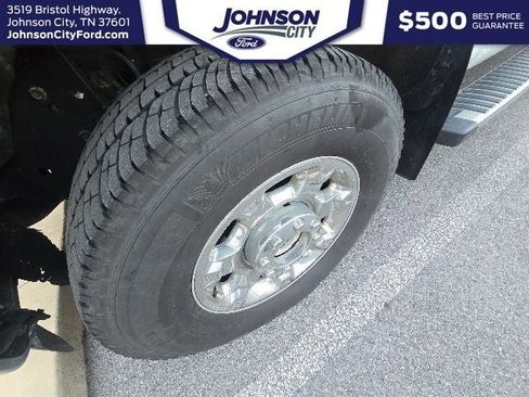 Used 2015 Ford F250 XLT w/ XLT Premium Package AWD/4WD image 24