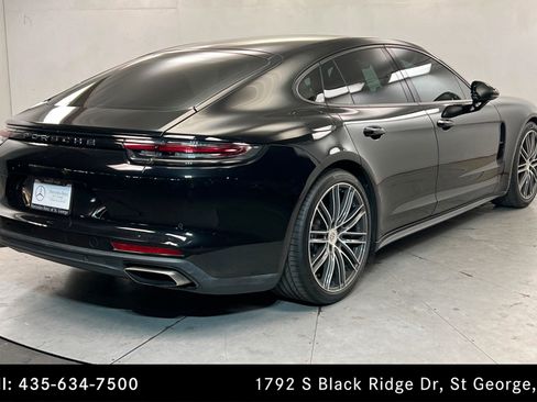 Used 2017 Porsche Panamera 4 AWD/4WD image 5