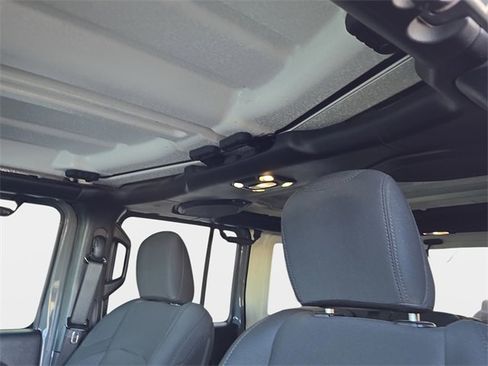 Used 2021 Jeep Wrangler Unlimited Willys image 30