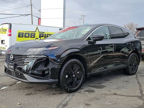 Certified 2025 Nissan Murano SV image 3