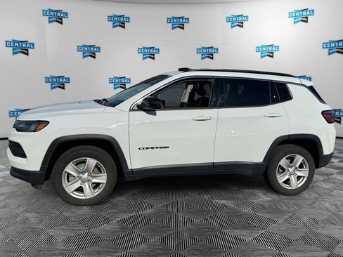 Certified 2022 Jeep Compass Latitude w/ Sun and Sound Group image 3