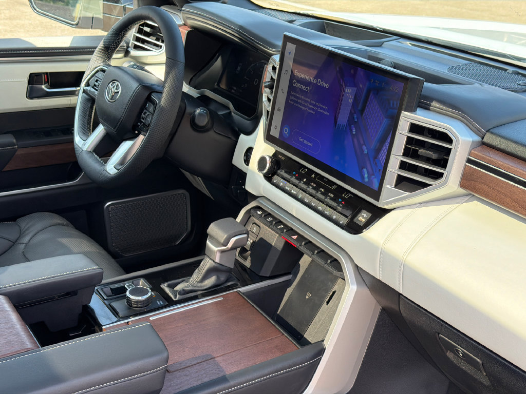 Used 2025 Toyota Sequoia Capstone AWD/4WD image 12