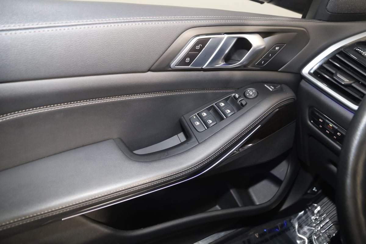 Used 2023 BMW X5 xDrive40i w/ Premium Package AWD/4WD image 31