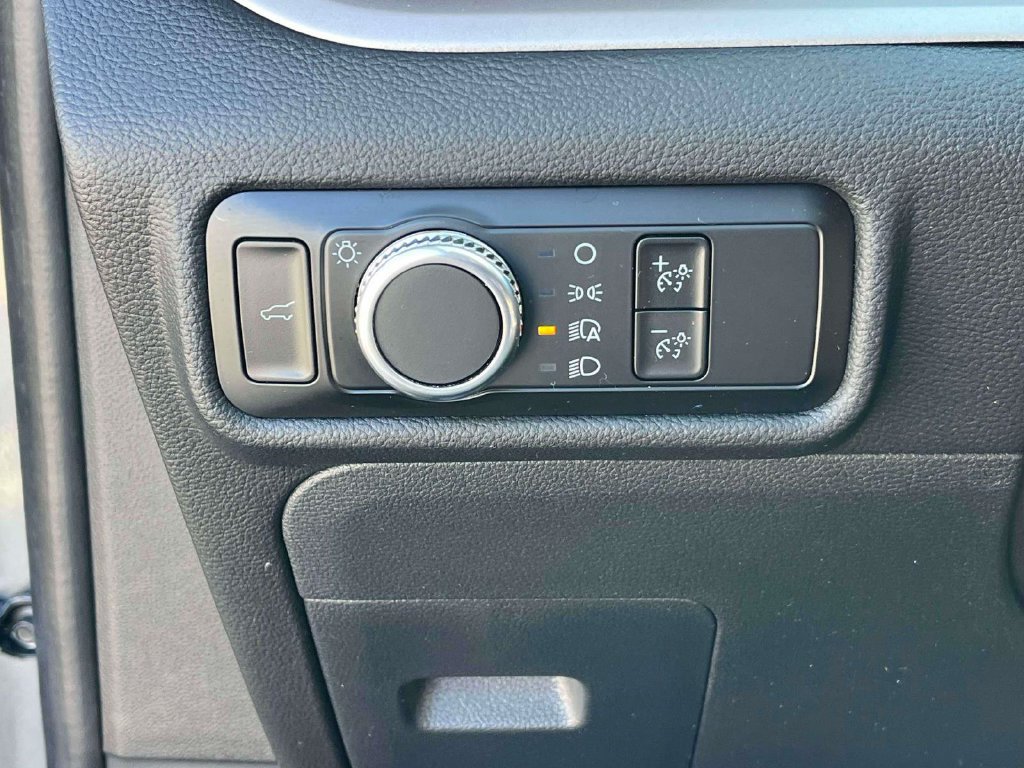 Used 2023 Ford Explorer XLT RWD image 20