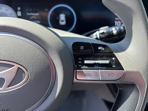 Certified 2024 Hyundai Elantra SEL FWD image 24