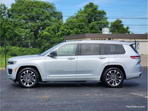 Used 2021 Jeep Grand Cherokee L Overland w/ Luxury Tech Group IV AWD/4WD image 7