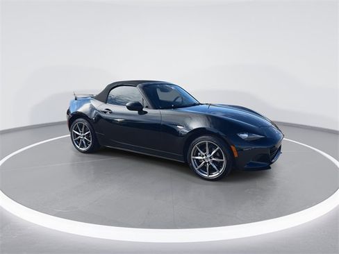 Used 2022 MAZDA MX-5 Miata Grand Touring image 9