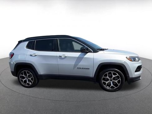 Used 2025 Jeep Compass Limited AWD/4WD image 16