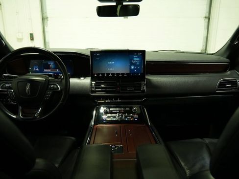 Used 2023 Lincoln Navigator Reserve AWD/4WD image 23