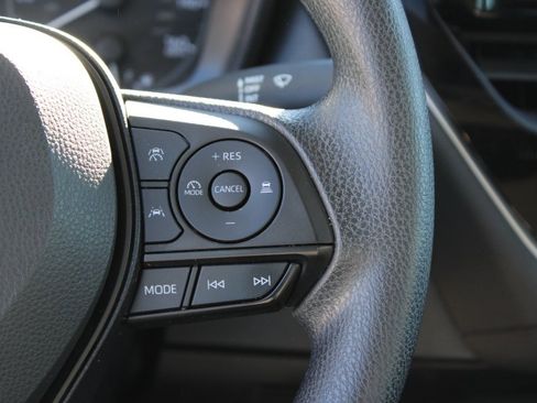 Used 2025 Toyota Corolla Hybrid Sedan image 15