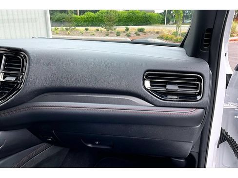 Used 2025 Dodge Durango GT AWD/4WD image 16