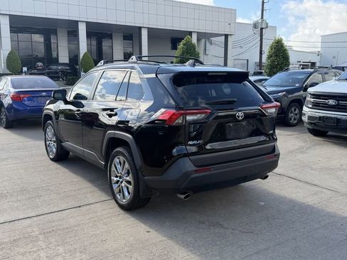 Used 2023 Toyota RAV4 XLE Premium FWD image 7
