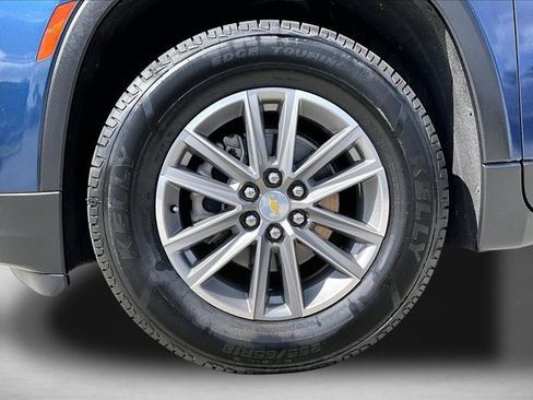 Used 2023 Chevrolet Traverse LT image 10