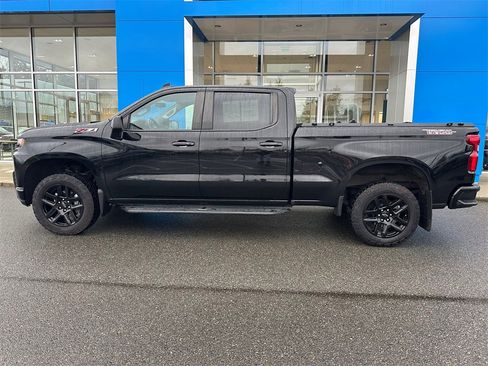 Used 2021 Chevrolet Silverado 1500 LT Trail Boss w/ Convenience Package II image 2