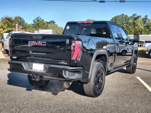 Used 2025 GMC Sierra 2500 AT4 w/ AT4 Premium Plus Package image 8
