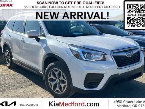 Used 2020 Subaru Forester Premium AWD/4WD image 1