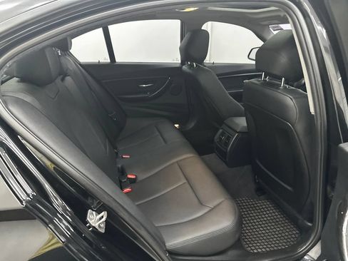 Used 2017 BMW 320i Sedan RWD image 29