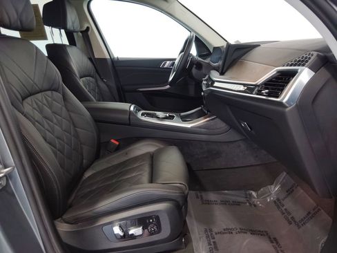 Used 2023 BMW X7 xDrive40i w/ Premium Package image 51