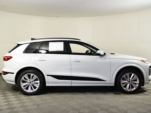 Certified 2025 Audi Q6 e-tron Premium w/ Convenience Package image 7