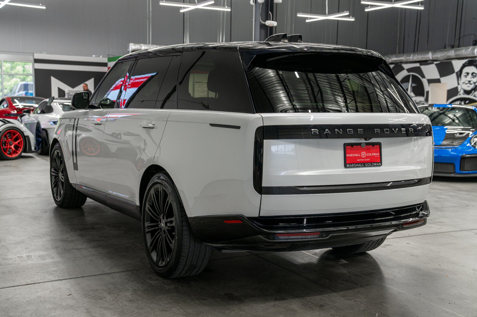 Used 2023 Land Rover Range Rover Long Wheelbase SE AWD/4WD image 6