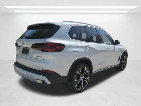 New 2026 BMW X5 xDrive40i w/ Premium Package AWD/4WD image 4