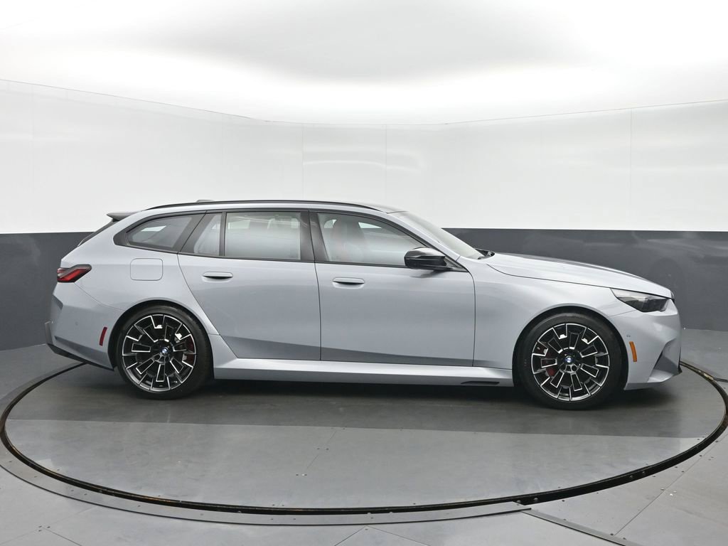 Used 2025 BMW M5 Touring w/ M Driver's Package AWD/4WD image 2