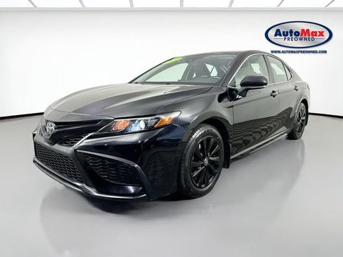 Used 2024 Toyota Camry SE FWD image 4