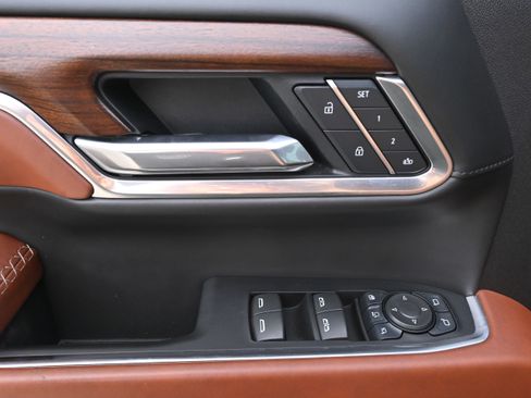 Used 2025 GMC Sierra 2500 Denali Ultimate image 30