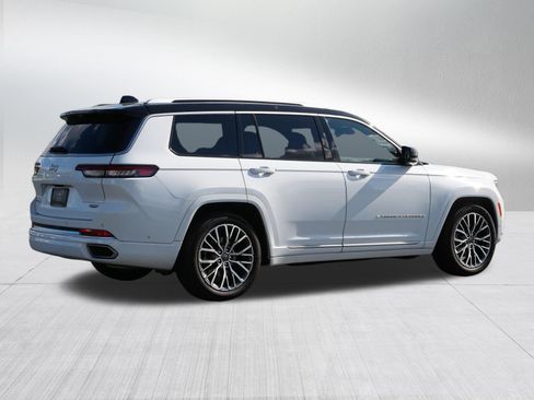 Used 2022 Jeep Grand Cherokee L Summit AWD/4WD image 5