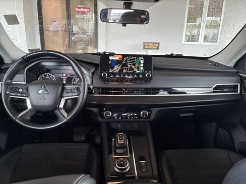 Used 2024 Mitsubishi Outlander SE FWD image 20