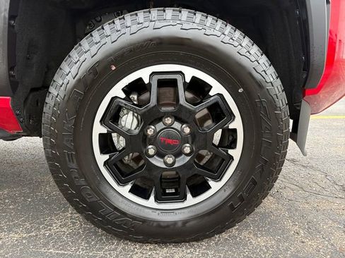 Used 2025 Toyota Tacoma TRD Off-Road AWD/4WD image 20