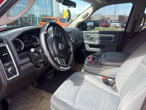 Used 2019 RAM 1500 Classic SLT image 4