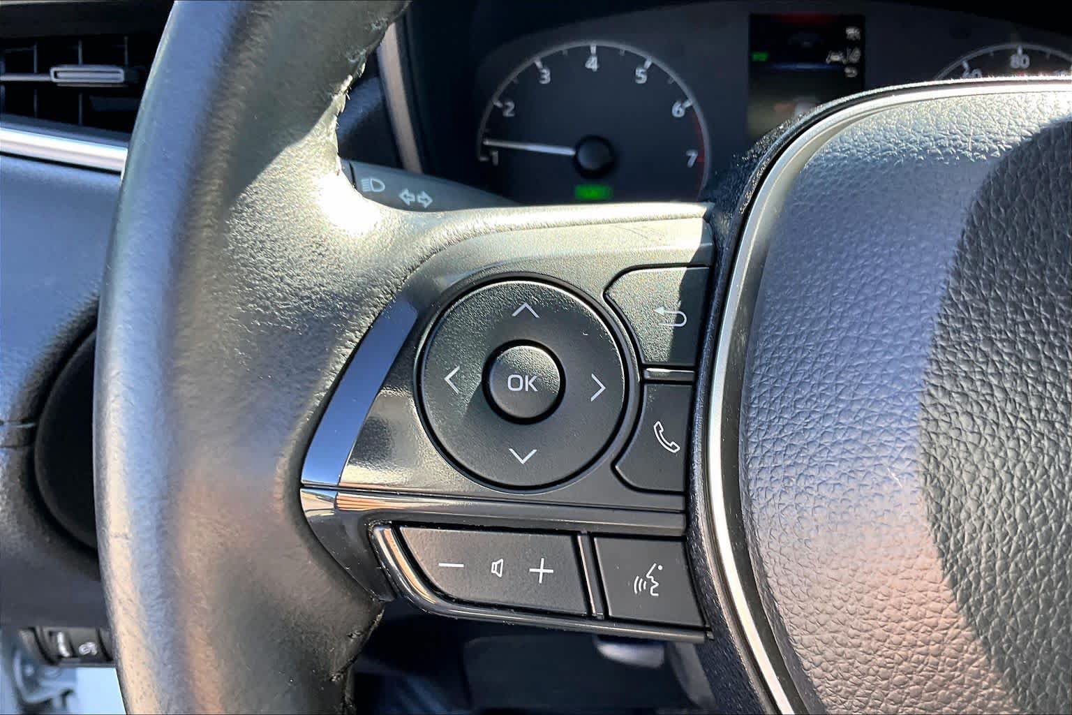 Used 2024 Toyota Corolla Cross AWD Hybrid image 22