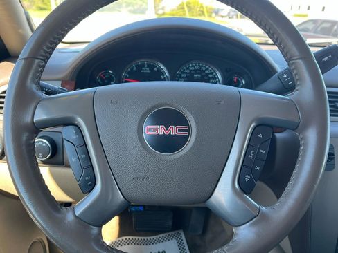 Used 2010 GMC Yukon SLT w/ SLT-2 Equipment Package AWD/4WD image 9