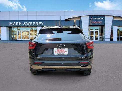 Used 2025 Chevrolet Trax ACTIV w/ Sunroof Package FWD image 29