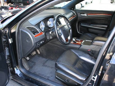 Used 2012 Chrysler 300 Limited image 10