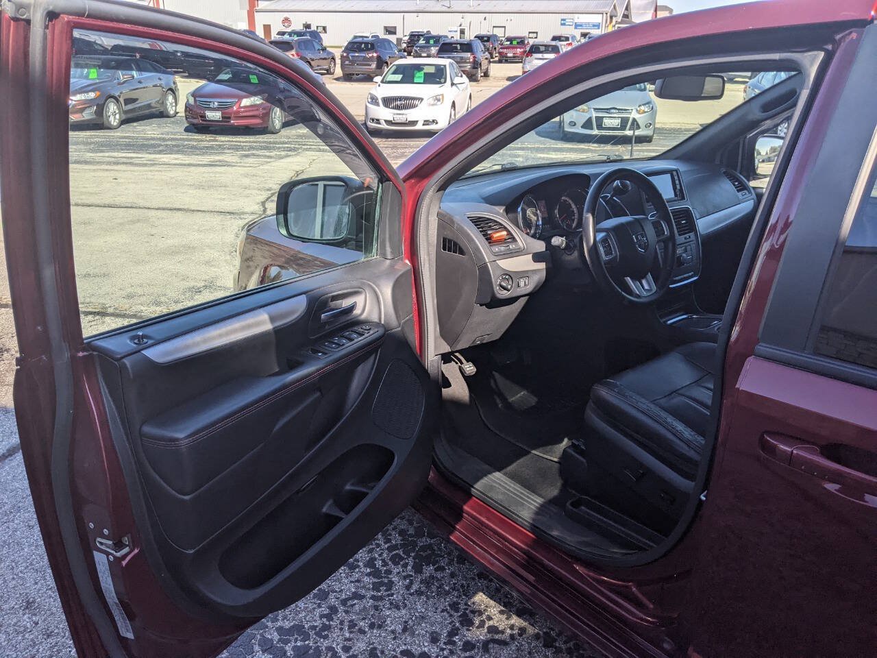 Used 2018 Dodge Grand Caravan GT FWD image 9