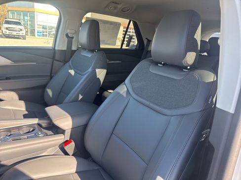 New 2026 Ford Explorer Active w/ Active Comfort Package image 24