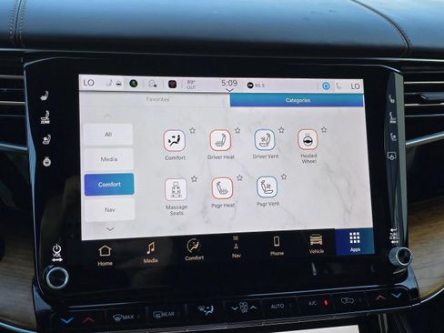 Used 2024 Jeep Grand Wagoneer L Series III image 28