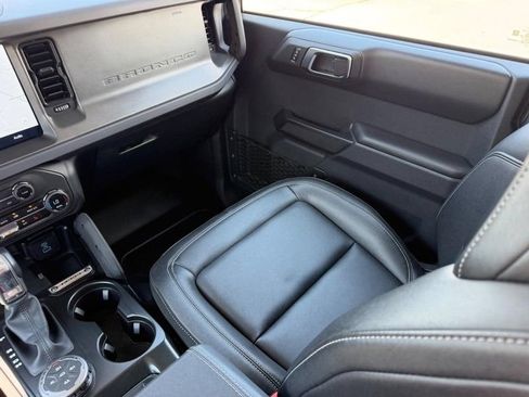 Used 2025 Ford Bronco Badlands AWD/4WD image 15