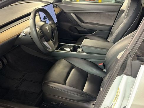Used 2020 Tesla Model 3 image 18
