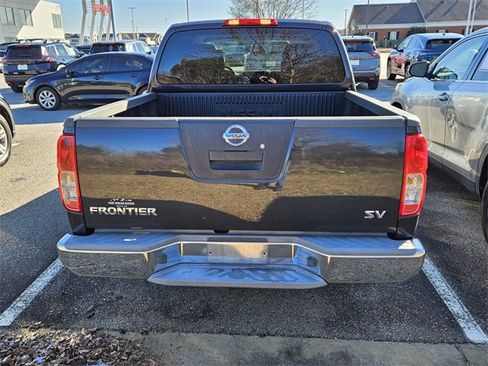 Used 2012 Nissan Frontier SV image 8